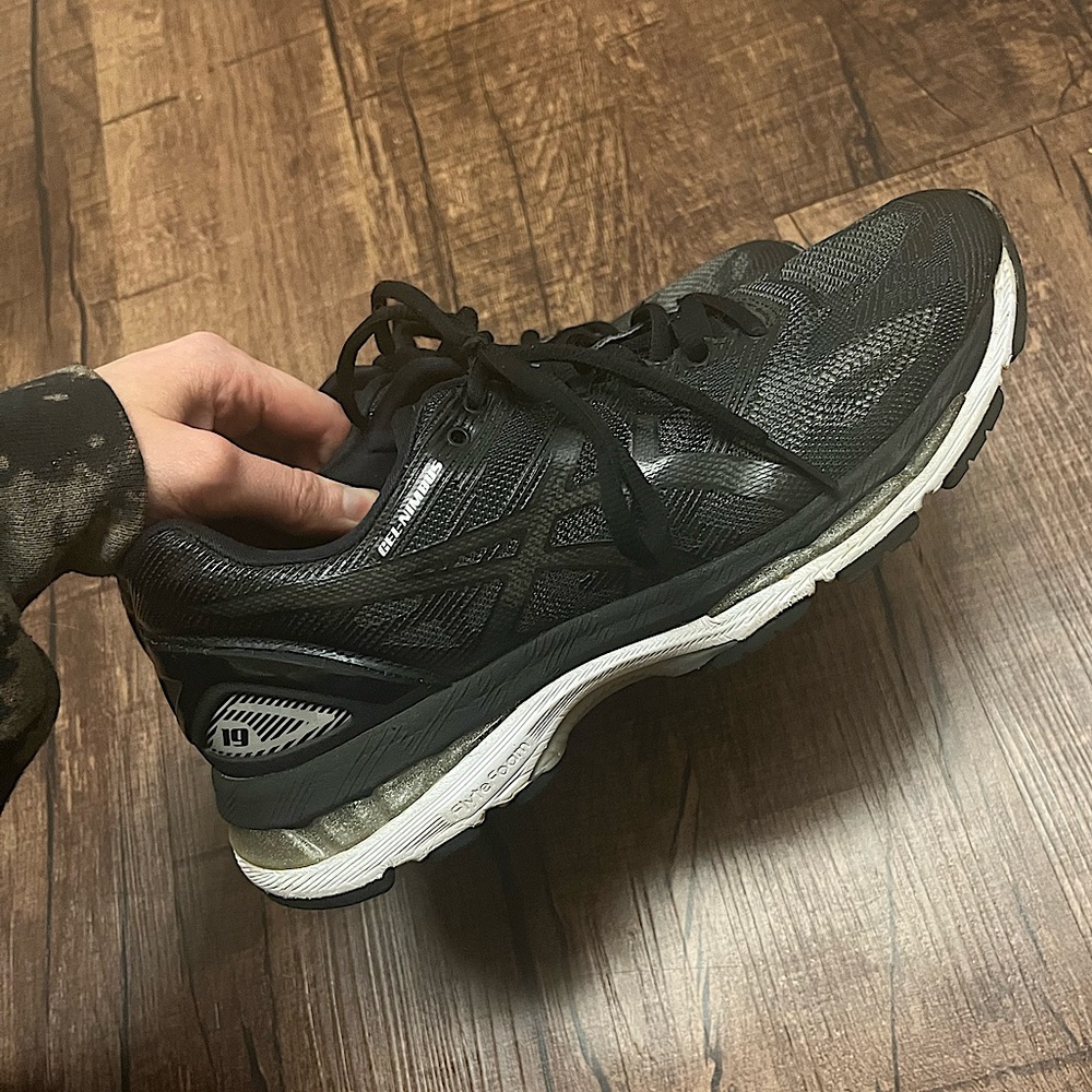 ASICS T750N Gel NIMBUS 19 Black/Gray Running Walking Shoe. women's 8